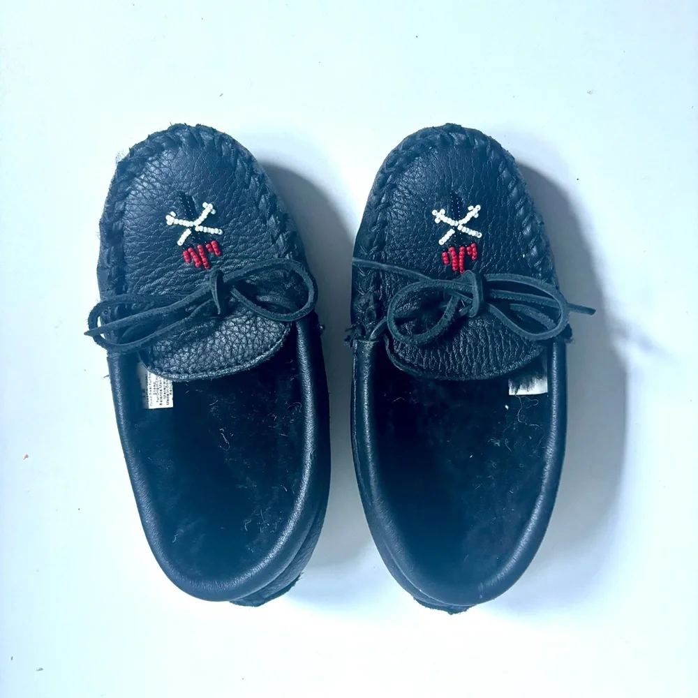 UNISEX Minnetonka x Opening Ceremony Beaded Torch Slipper Kids Moccasin